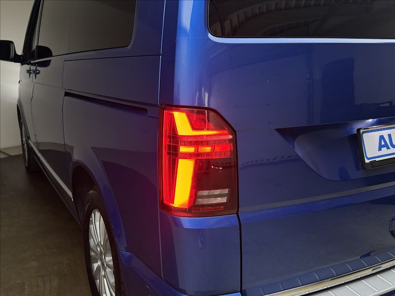 Volkswagen Multivan 2,0 4X4 DSG NZTOP HIGHLINE ČR - fotka 34 z 40