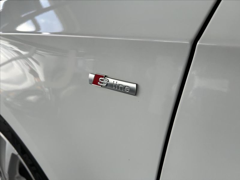 Audi A3 2,0   TDI 110kW,S-LINE,SPORTBA - fotka 32 z 35