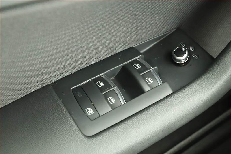 Audi A3 (2013) 1.6 TDI, Bi-Xenony, Tempomat - fotka 14 z 14