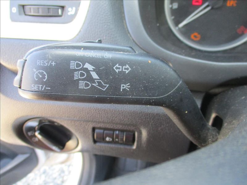 Škoda Fabia 1,4 i 16v, aut. klimatizace, - fotka 17 z 24