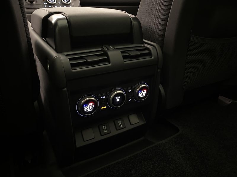 Land Rover Defender (2026) 90 V8 EDITION P525 REZERVACE - fotka 56 z 70