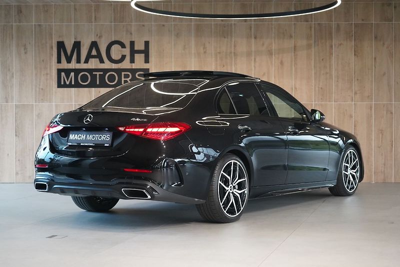 Mercedes-Benz Třídy C 300d 4MATIC AMG, Panorama, HUD - fotka 9 z 50