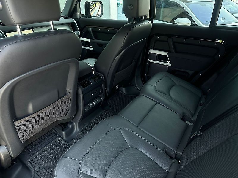 Land Rover Defender SE, 360°, Ventilace, TZ - fotka 7 z 18