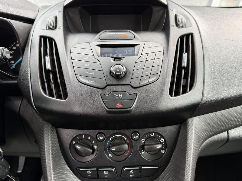 Ford Transit Connect 1,5 TDCi Maxi 5 Míst ČR - fotka 26 z 29