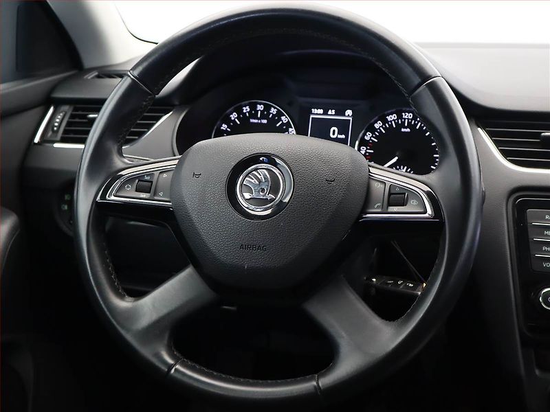 Škoda Octavia (2014) 1.6 TDI, Tempomat - fotka 12 z 13