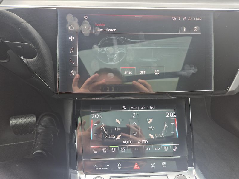 Audi e-tron ZAMLUVENO ! - fotka 28 z 44