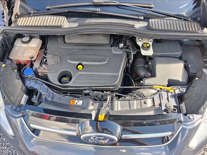 Ford Grand C-MAX 2,0 tinanium, kamera, keyless - fotka 14 z 15