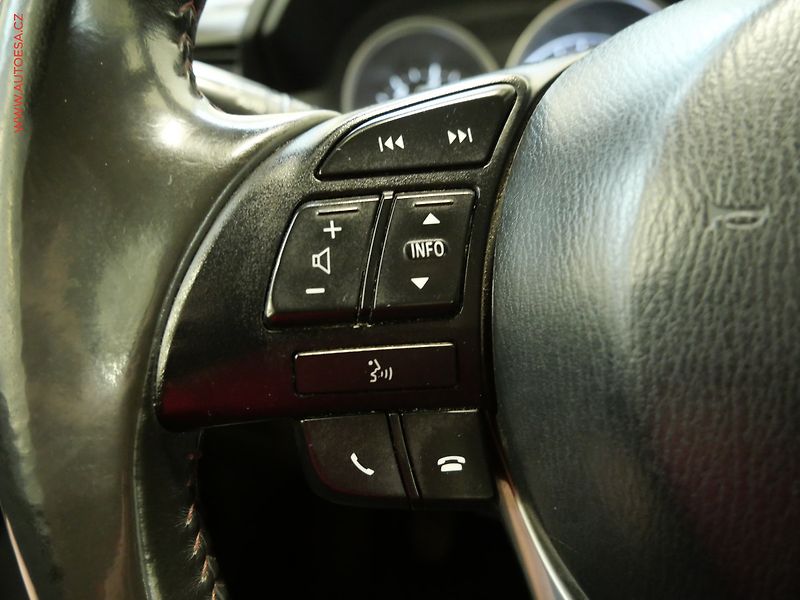 Mazda CX-5 (2014) 2.2D 4x4, 2.maj,ČR, Bixen - fotka 17 z 23