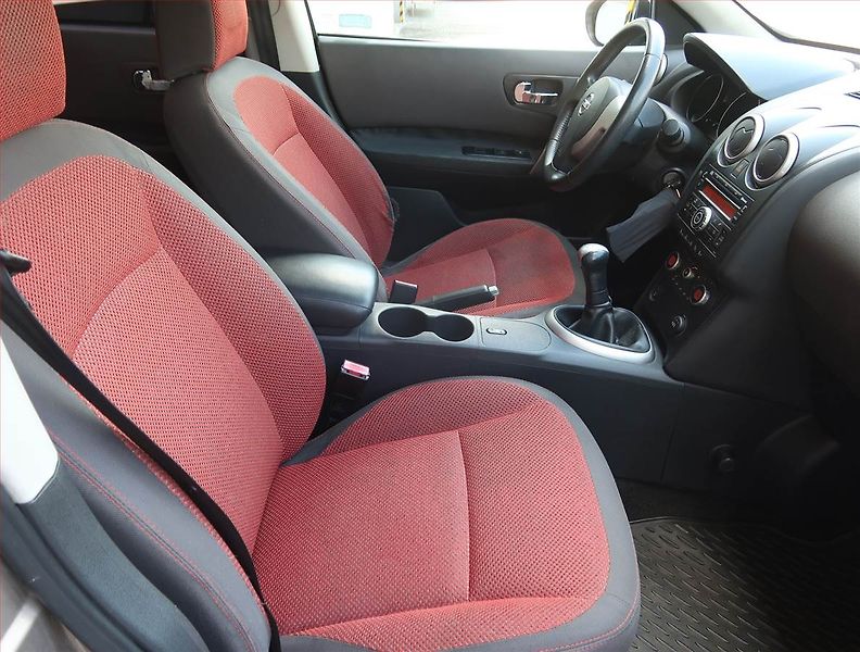 Nissan Qashqai (2007) 1.6, nová STK, zamluveno - fotka 9 z 16