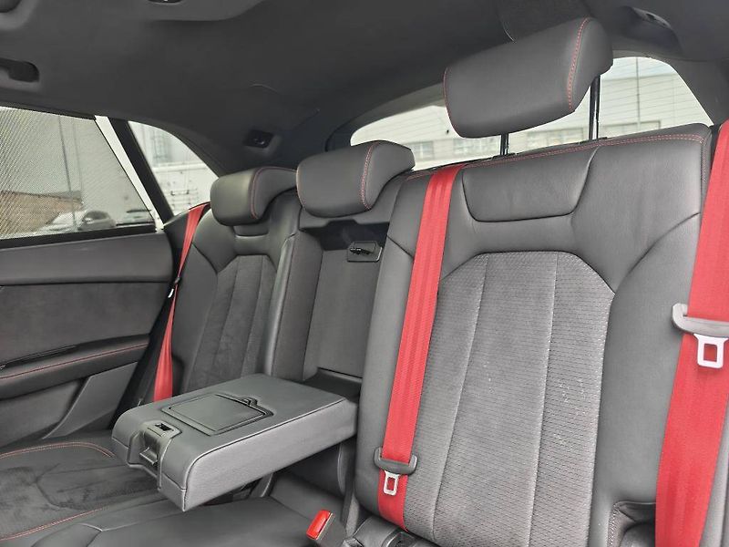 Audi Q8 SQ8 SUV Quattro 8TT 4,0TFSI - fotka 9 z 27