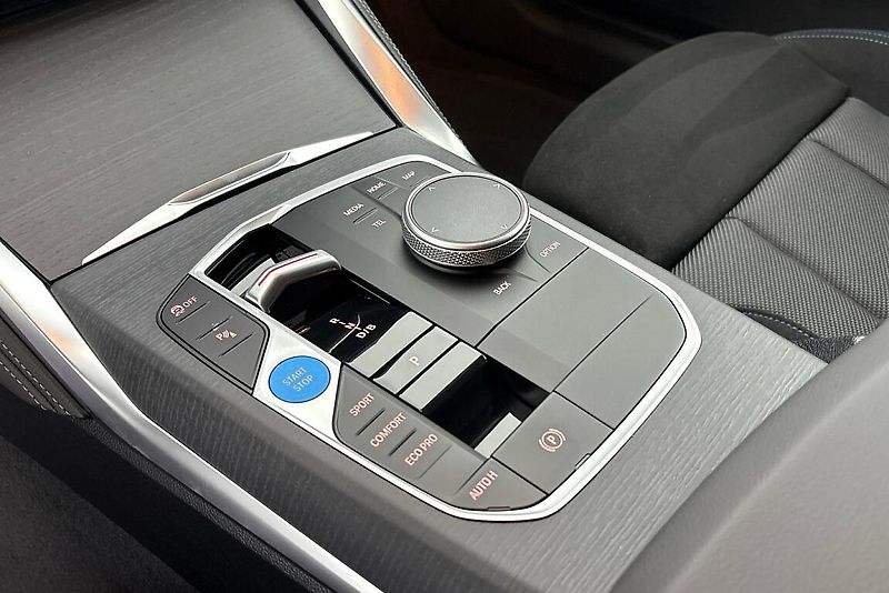 BMW i4 xDrive40 - fotka 12 z 14