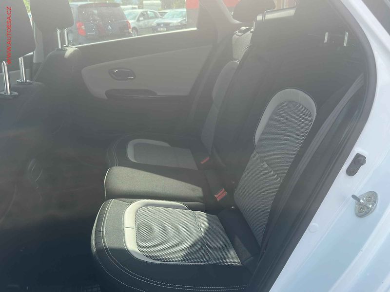 Kia Ceed (2015) 1.6CRDi, ČR, AC, TZ - fotka 10 z 19