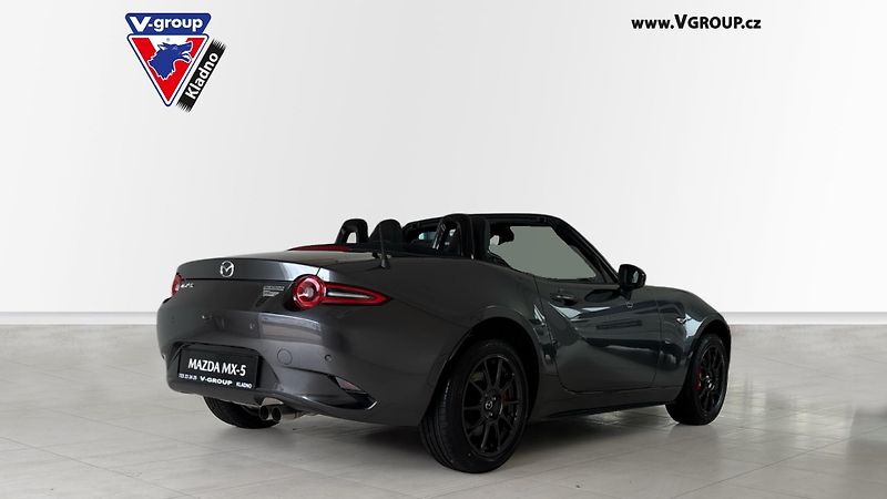 Mazda MX-5 (2026) 1.5 l G132 Homura Soft Top - fotka 4 z 20