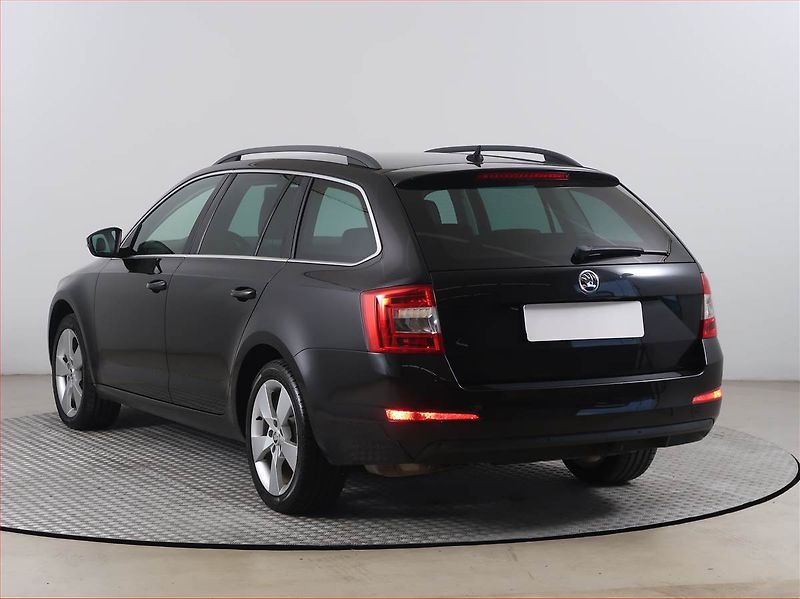 Škoda Octavia (2015) 1.8 TSI, Automat, Serv.kniha - fotka 4 z 17