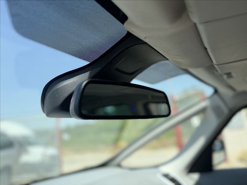 Renault Espace 1,6 147kW a/t INITIALE PARIS - fotka 14 z 31