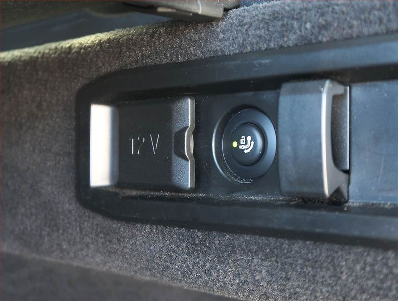 BMW Řada 5 (2025) 540d xDrive, 360°, Paměť - fotka 27 z 30