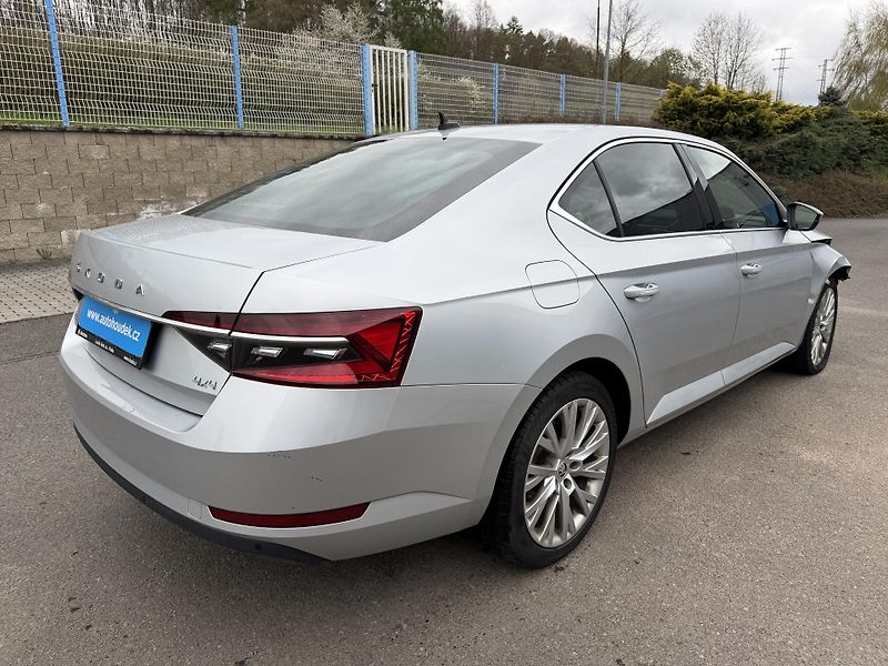 Škoda Superb 2,0TDi 147kW 4x4 automat navi  - fotka 4 z 17