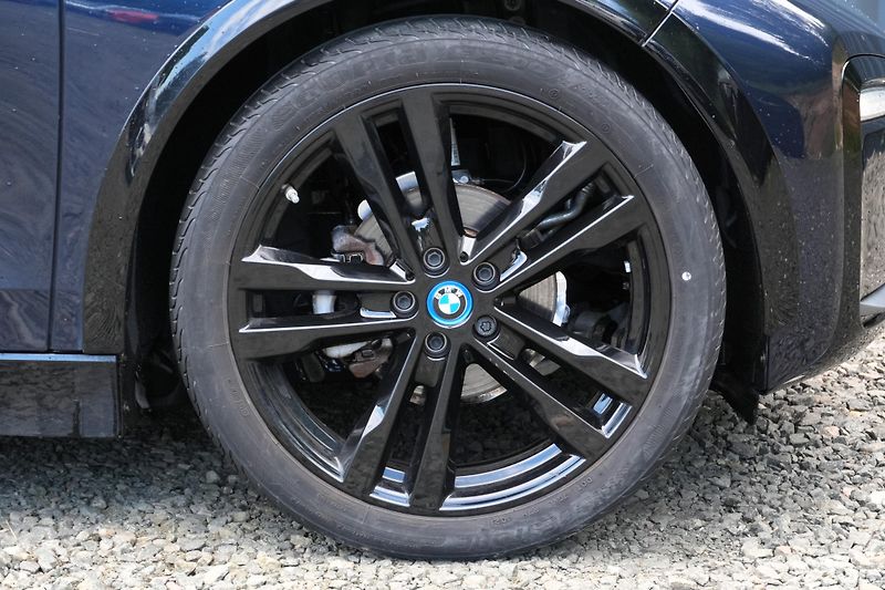 BMW i3 i3s 120Ah, H/K, Navi profi - fotka 10 z 31