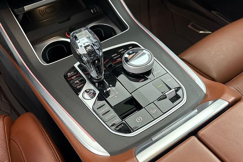BMW X7 M50i - fotka 29 z 31