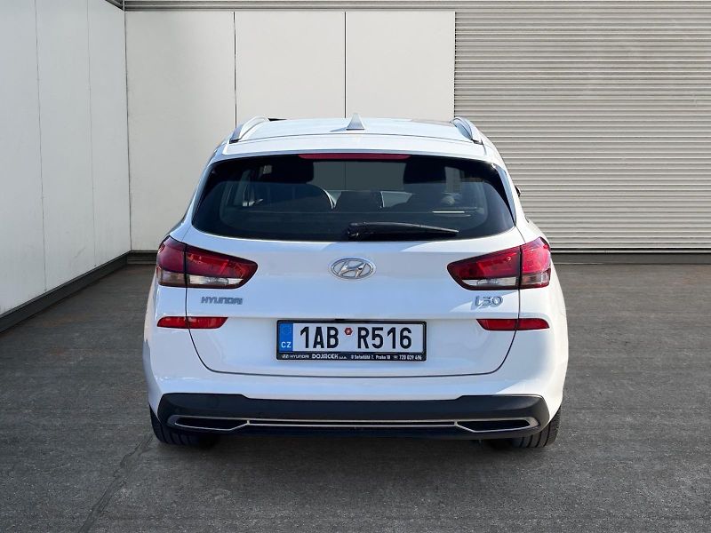 Hyundai i30 (2022) FAMILY COMFORT 1.5i 80kW CZ - fotka 5 z 11