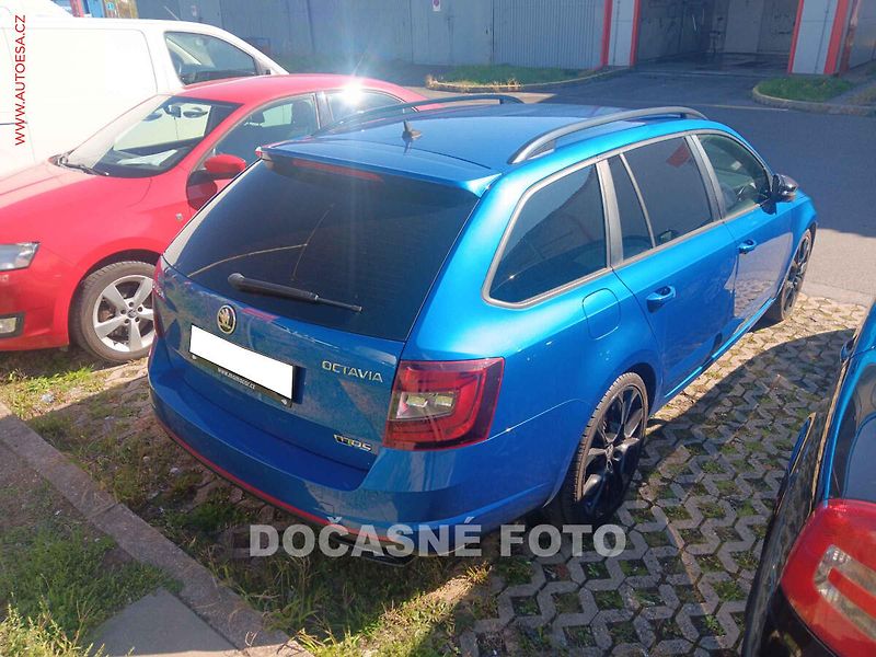 Škoda Octavia (2019) 2.0 TSI, RS, navi, LED - fotka 2 z 3