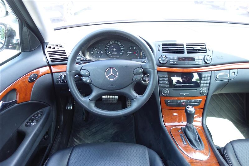 Mercedes-Benz Třídy E 280CDi,ČR,SERV.KN.,4MATIC. - fotka 18 z 48