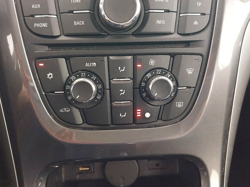 Opel Astra (2013) 1.4 T, ČR,1.maj, Tempomat - fotka 13 z 18