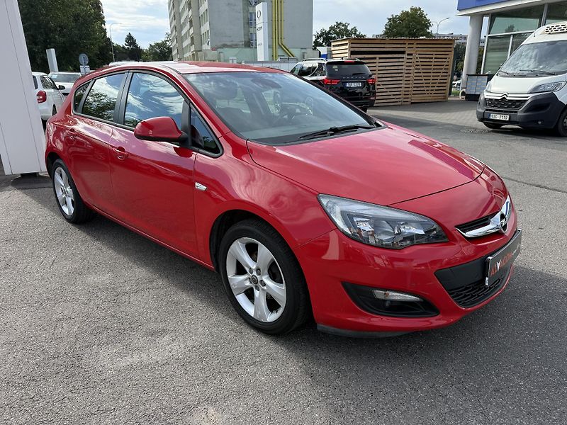 Opel Astra 1.4 88kw - fotka 4 z 42