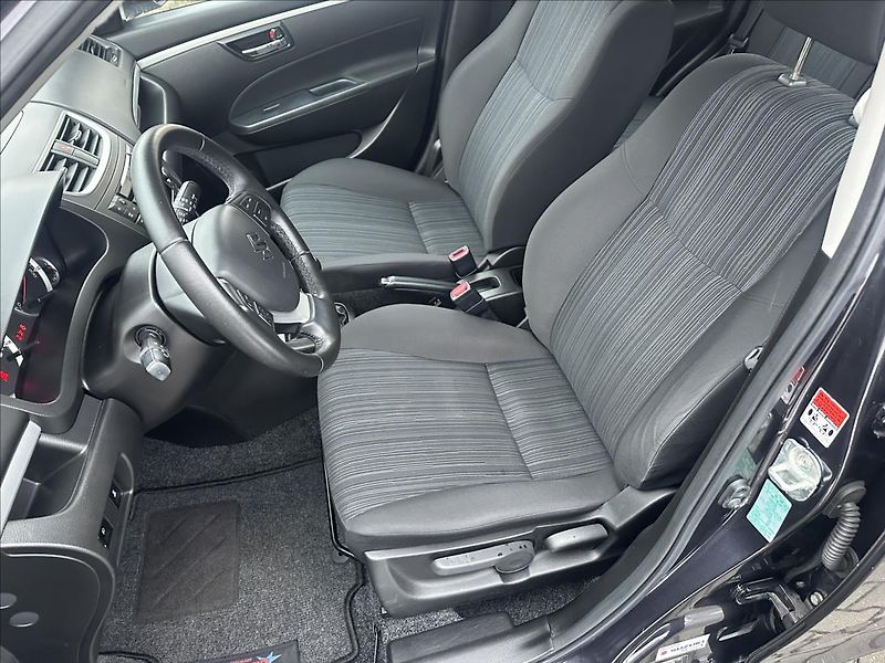 Suzuki Swift 1,2 4x4 1.majitel - fotka 12 z 26
