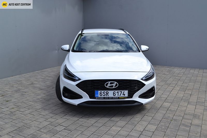 Hyundai i30 WG 1,5I MT SMART FAMILY NAVI - fotka 2 z 43