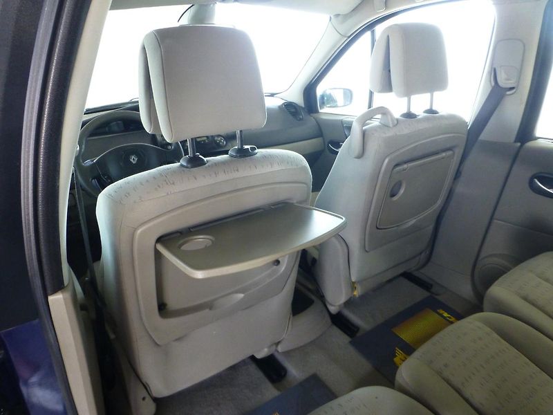 Renault Grand Scénic (2005) 1,9DCI-88KW**DIGI**KLIMA**MÍST - fotka 15 z 23