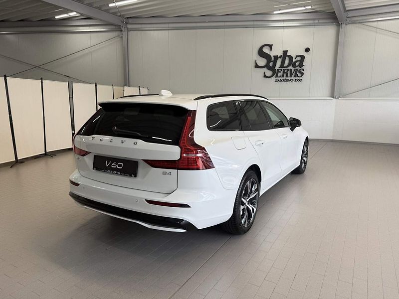 Volvo V60 (2026) B4 2.0L 197+14 HP AT7 FWD PLUS - fotka 4 z 24
