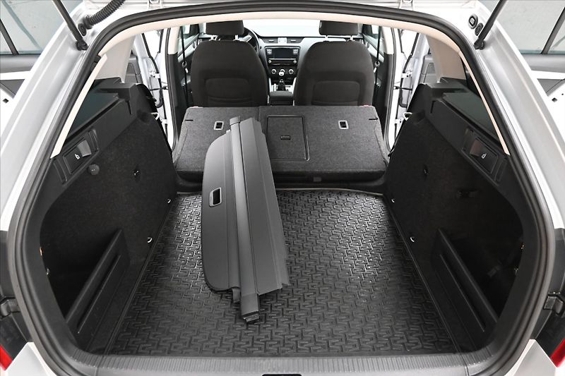 Škoda Octavia 1,6 TDI 85kW Ambition Záruka a - fotka 11 z 29