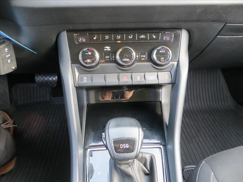Škoda Karoq 1,5 TSI 110kW Ambition DSG ČR - fotka 13 z 22