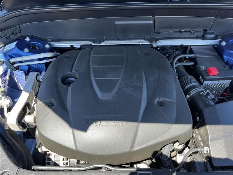 Volvo XC90 2,0 D5 R-DESIGN AWD SERVIS DPH - fotka 37 z 54