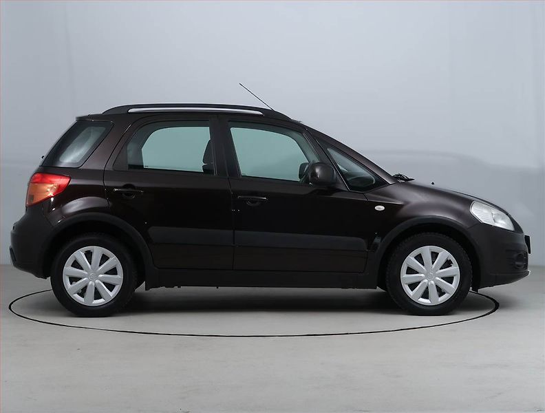 Suzuki SX4 (2014) 1.6 VVT, ČR,1.maj, Serv.kniha - fotka 6 z 15
