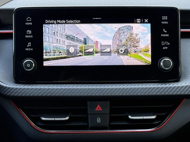 Škoda Scala DSG 1,5 TSi 110 kW Monte Carlo - fotka 15 z 24
