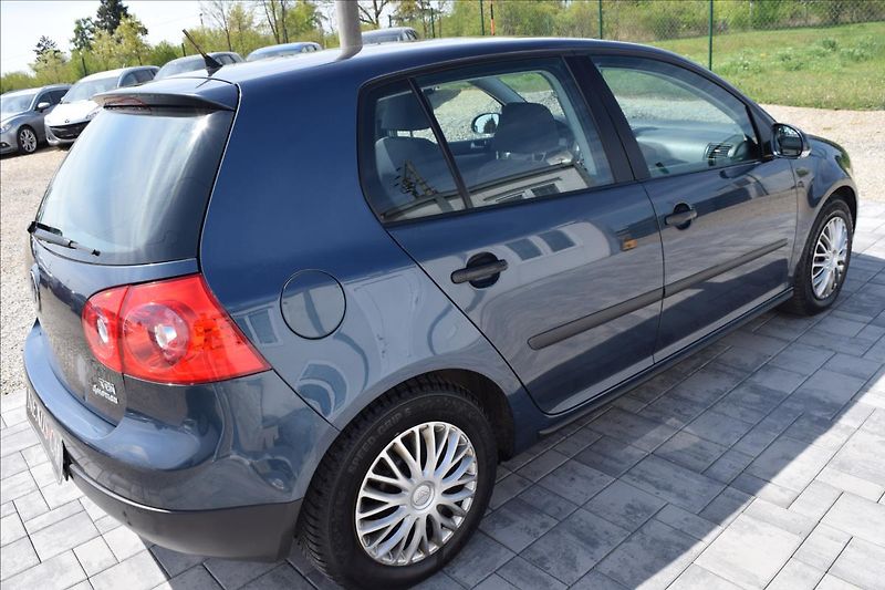 Volkswagen Golf 1,9 TDI 77KW 4X4 PO ROZVODECH - fotka 5 z 46