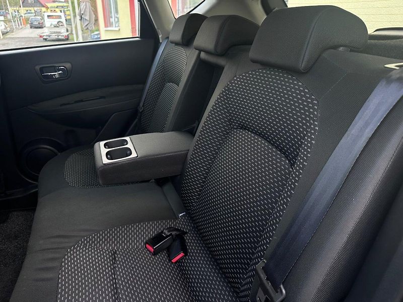 Nissan Qashqai (2009) 1.5dCi Tempomat/1MAJ/78kW - fotka 12 z 25