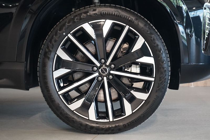 Volvo XC90 T8 PLUS Dark, Ventilace, 360° - fotka 7 z 50