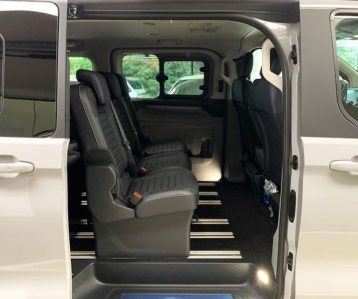 Ford Tourneo Custom L1 Titanium X 125kW AT, ČR - fotka 11 z 32