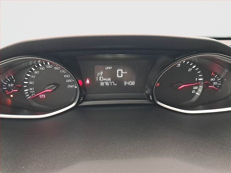 Peugeot 308 (2013) 1.6 HDi, Navi, Tempomat - fotka 11 z 15