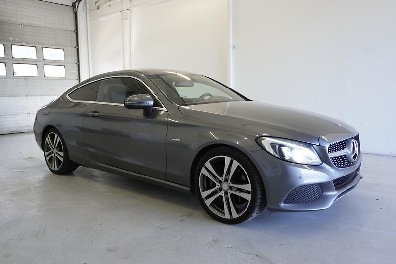 Mercedes-Benz Třídy C C 250 2.0-155 KW EDITION 1 - fotka 2 z 24