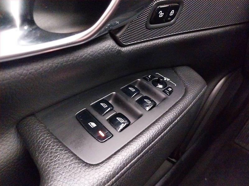 Volvo S90 (2017) D4, Automat, Kůže, Navi - fotka 19 z 22