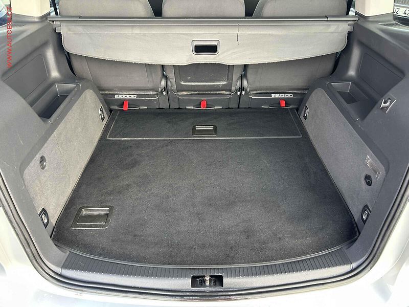 Volkswagen Touran (2011) 1.4TSI, DSG - fotka 7 z 16