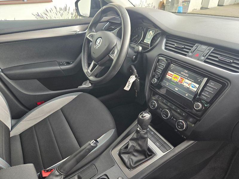 Škoda Octavia (2016) 2.0 TDI JOY Navi,TOP - fotka 16 z 19