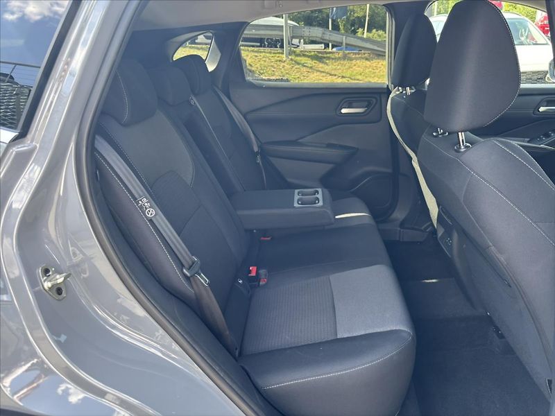 Nissan Qashqai 1,3 i AT N-Connecta - fotka 15 z 43