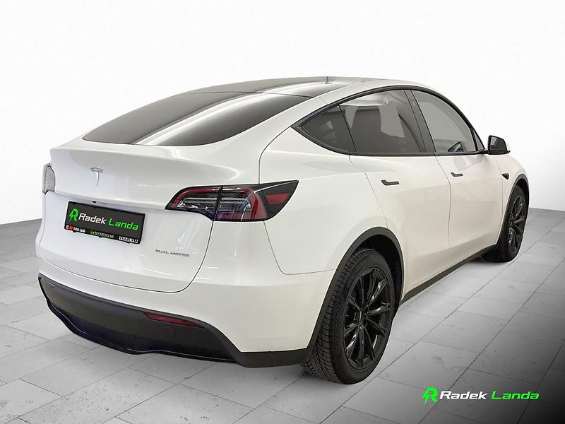 Tesla Model Y (2023) Long Range AWD | Berlín - fotka 4 z 8