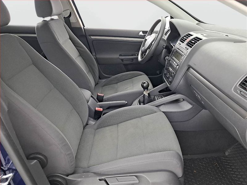 Volkswagen Golf (2005) 1.6, po STK, Tažné, Klima - fotka 9 z 13