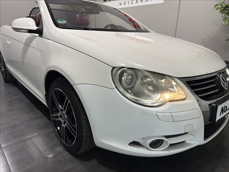 Volkswagen EOS 2,0   FSI ČERVENÁ KŮŽE BI-XEN - fotka 25 z 25